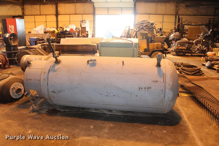 Sullair ES-8 rotary screw air compressor in Kansas City, MO | Item